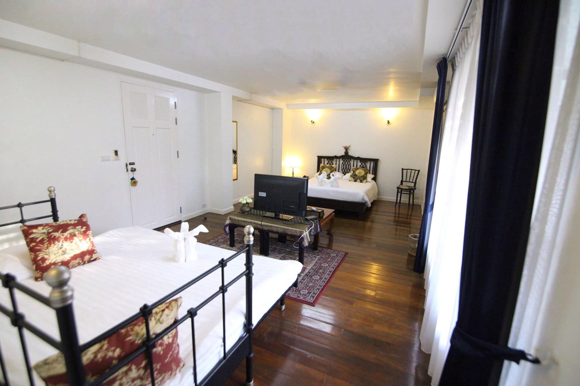 Ssip Boutique Dhevej Bangkok (Adults Only) Hotel Exterior photo