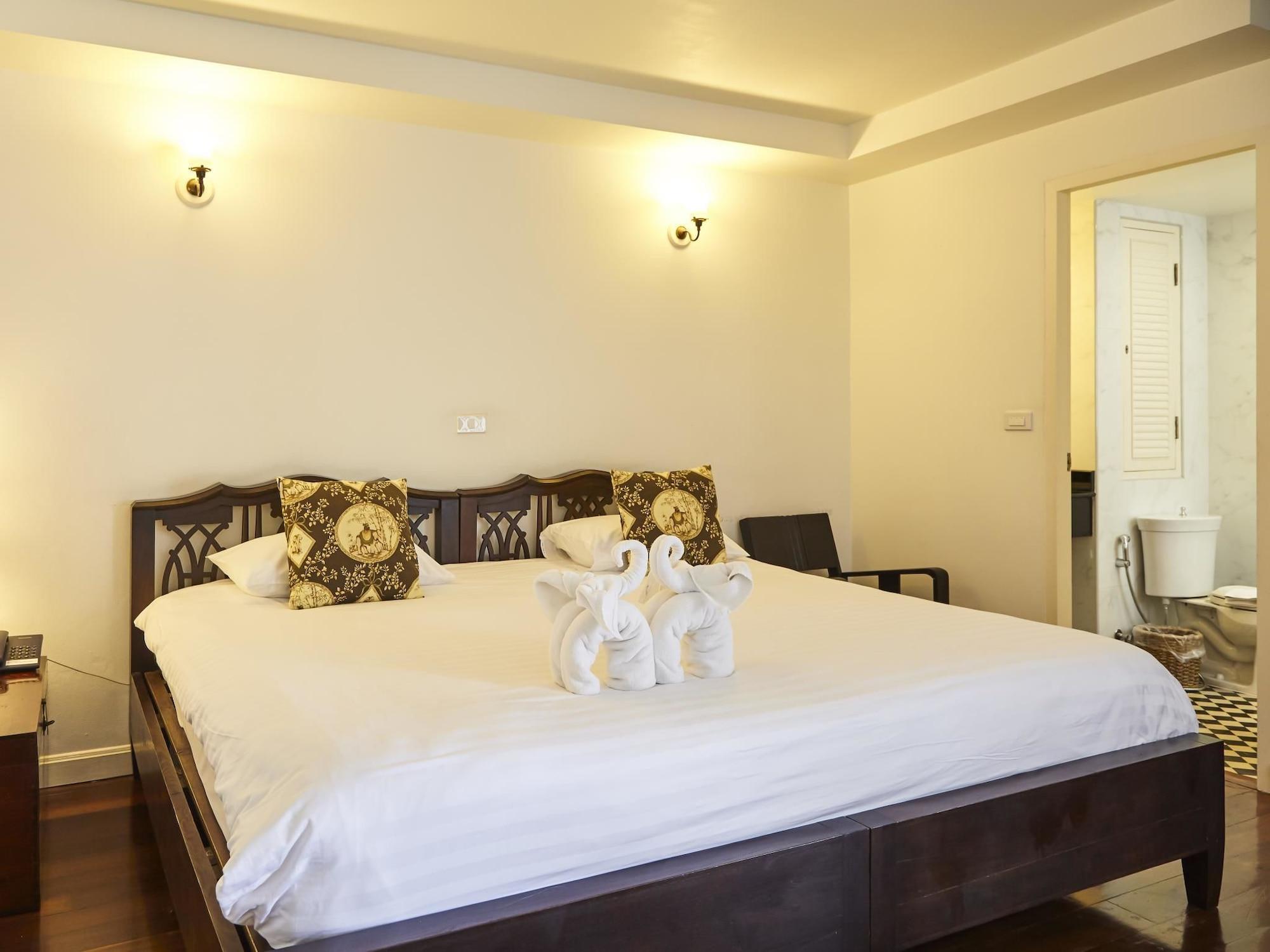 Ssip Boutique Dhevej Bangkok (Adults Only) Hotel Exterior photo