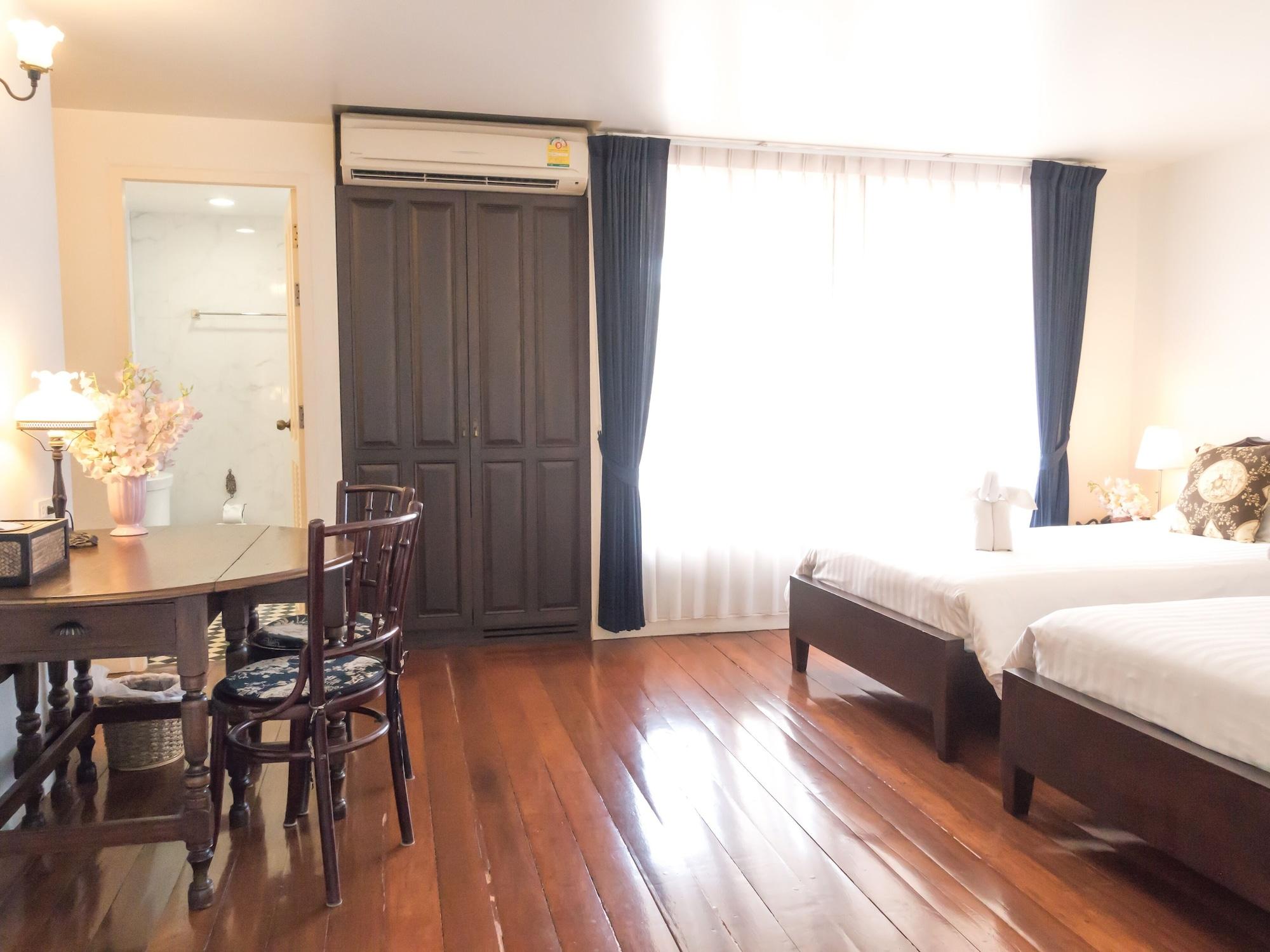Ssip Boutique Dhevej Bangkok (Adults Only) Hotel Exterior photo
