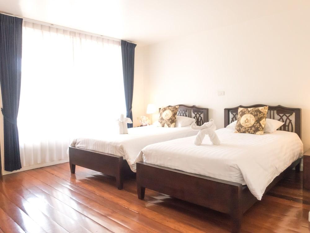 Ssip Boutique Dhevej Bangkok (Adults Only) Hotel Exterior photo
